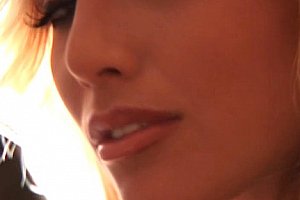 饥渴的日本少妇呻吟